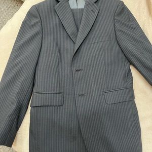 Joseph Abboud youth 2 piece suit 12R.